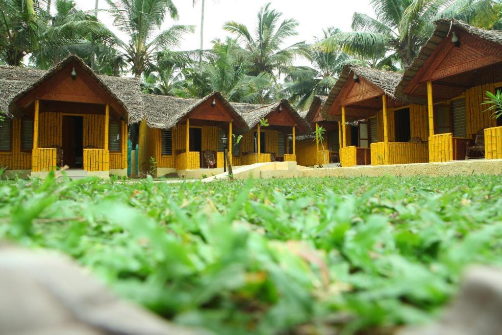 Savithri Inn Bamboo Cottages & Resorts Varkala Bagian luar foto