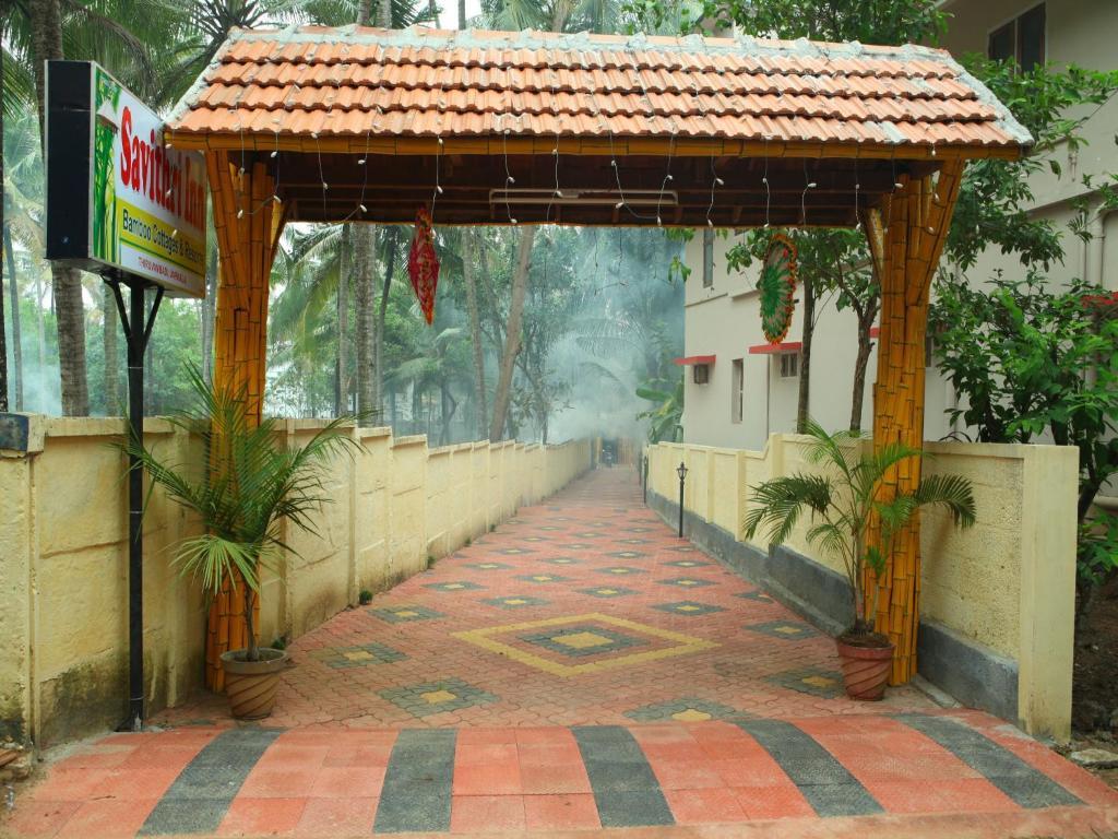 Savithri Inn Bamboo Cottages & Resorts Varkala Bagian luar foto