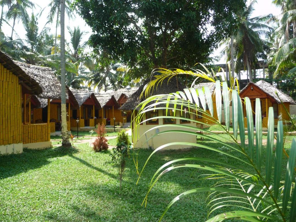 Savithri Inn Bamboo Cottages & Resorts Varkala Bagian luar foto