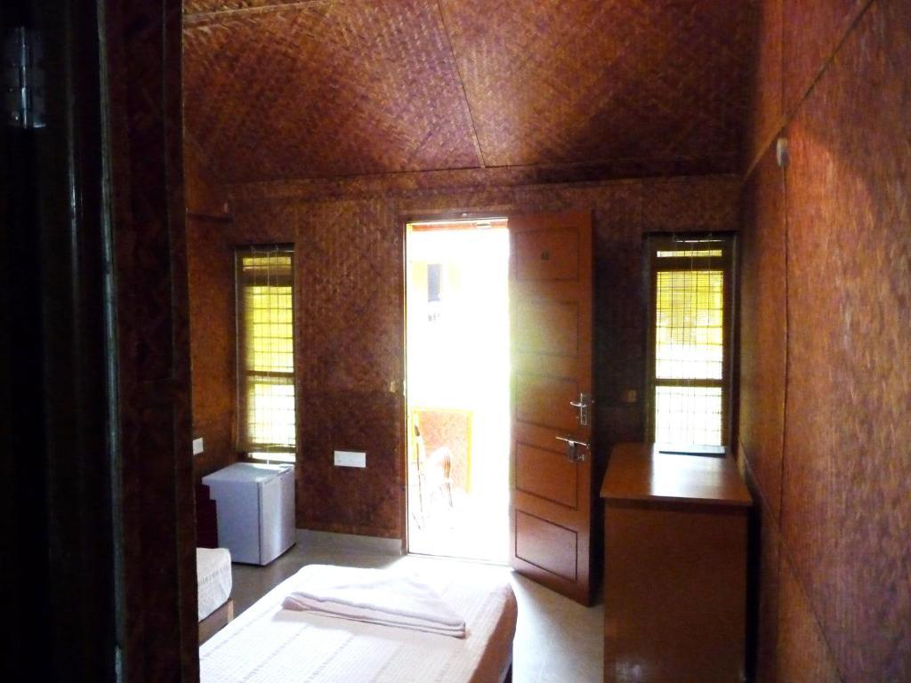 Savithri Inn Bamboo Cottages & Resorts Varkala Bagian luar foto