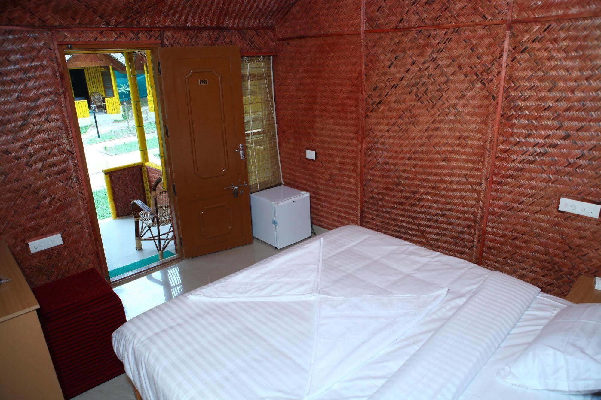 Savithri Inn Bamboo Cottages & Resorts Varkala Bagian luar foto