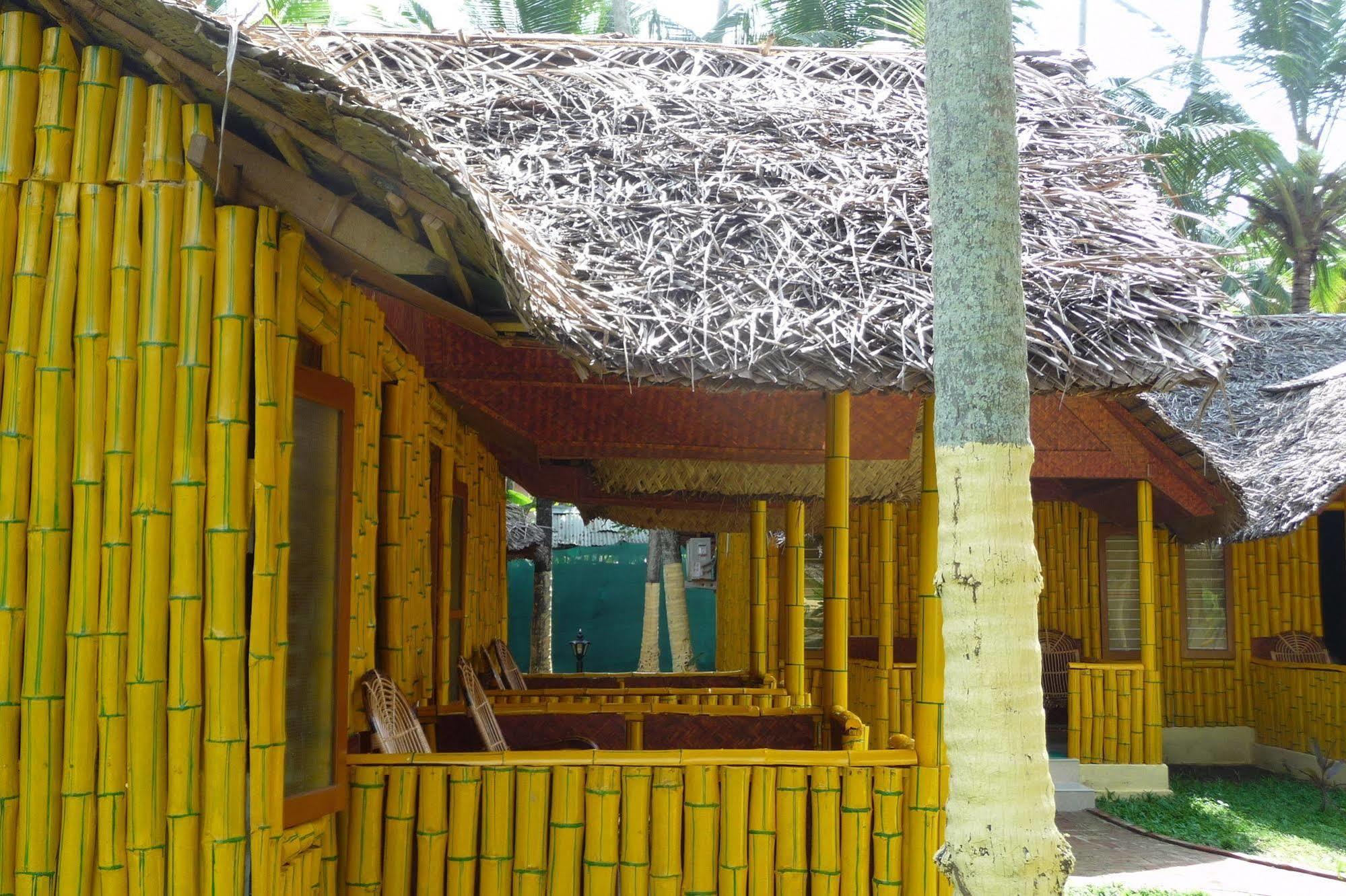 Savithri Inn Bamboo Cottages & Resorts Varkala Bagian luar foto