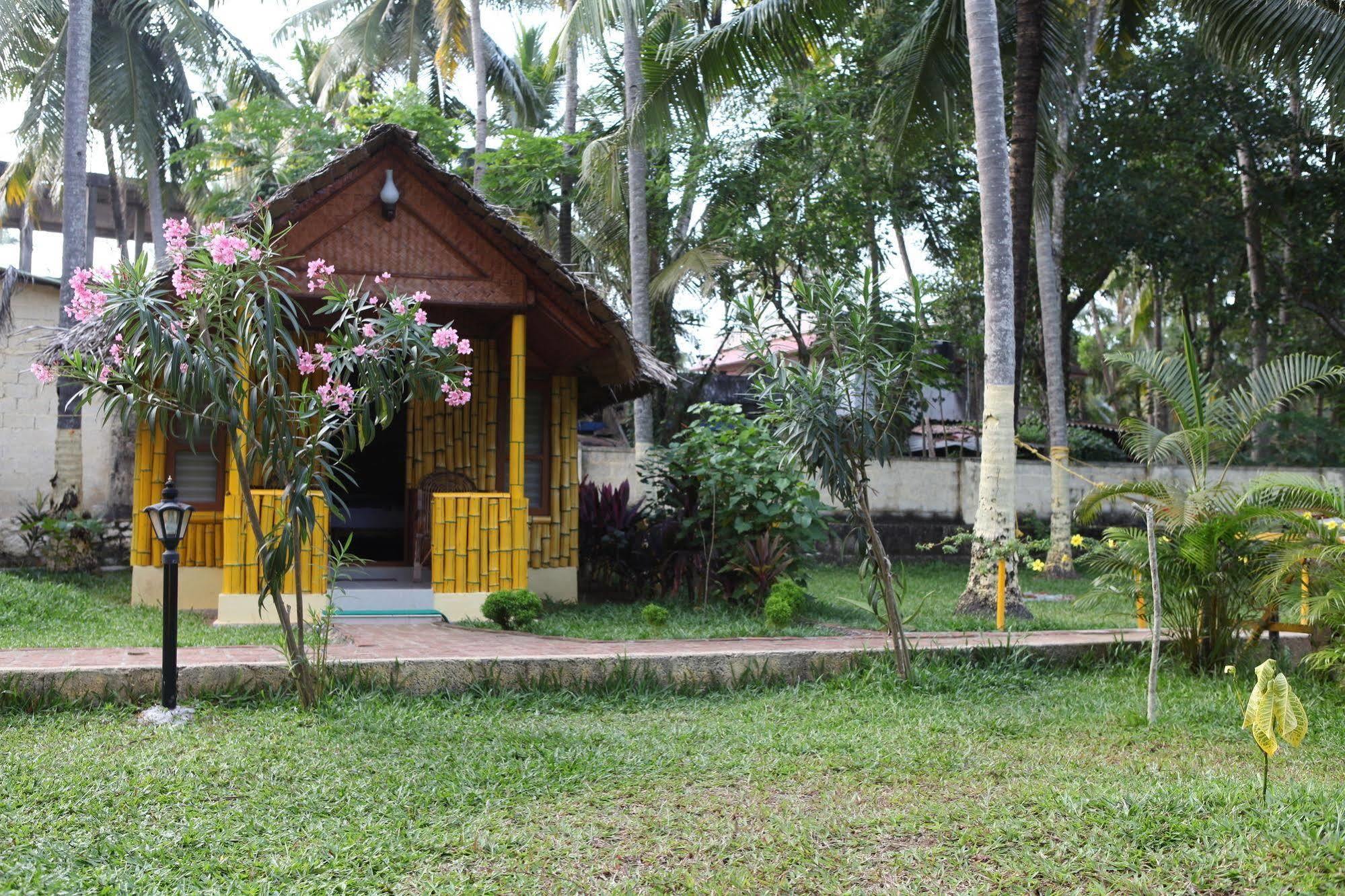 Savithri Inn Bamboo Cottages & Resorts Varkala Bagian luar foto